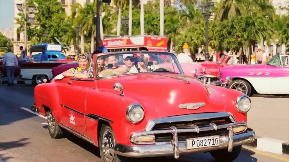 周杰倫新歌刷屏,夏日MV清爽自然,家具也要風(fēng)靡(圖2) 周杰倫新歌刷屏,夏日MV清爽自然,家具也要風(fēng)靡(圖2)