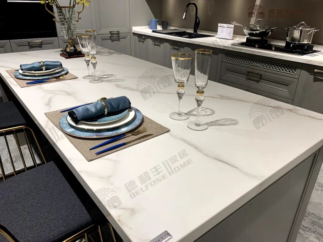 德利豐巖板,盡享餐桌“巖”生活,讓你的眼中再無它“板”(圖2) 德利豐巖板,盡享餐桌“巖”生活,讓你的眼中再無它“板”(圖2)