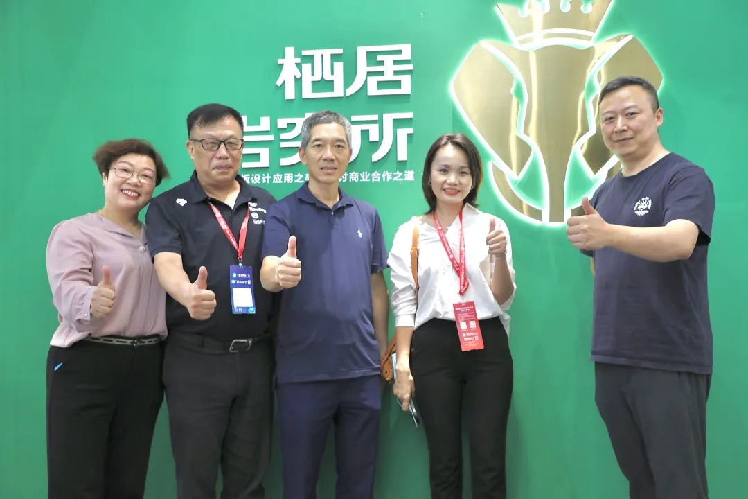 實(shí)力綻放 巖領(lǐng)未來 | 德利豐X2022廣州建博會圓滿收官!(圖3) 實(shí)力綻放 巖領(lǐng)未來 | 德利豐X2022廣州建博會圓滿收官!(圖3)