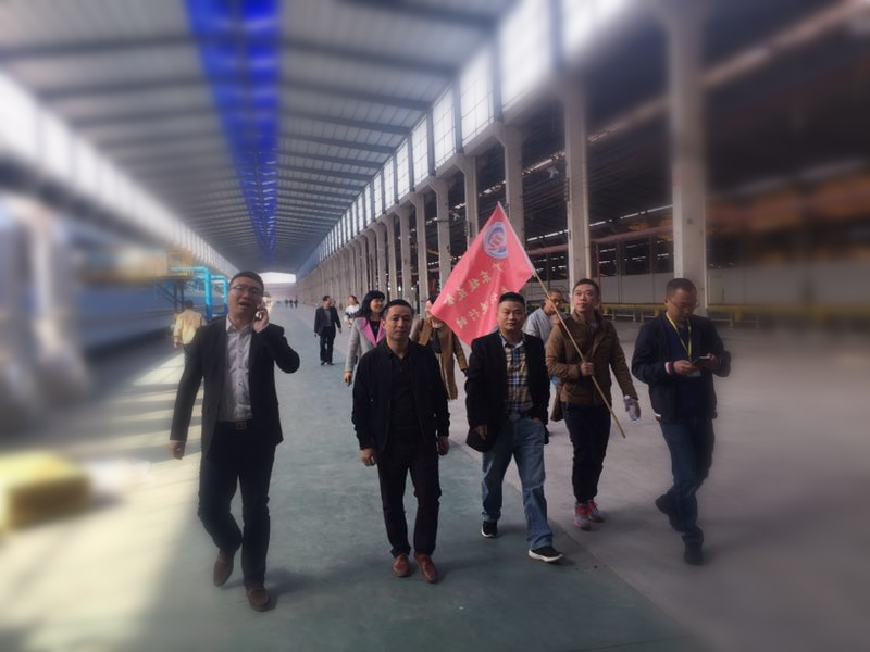 江西陶瓷工藝美院廣東校友會籌委會蒞臨德利豐家居參觀指導