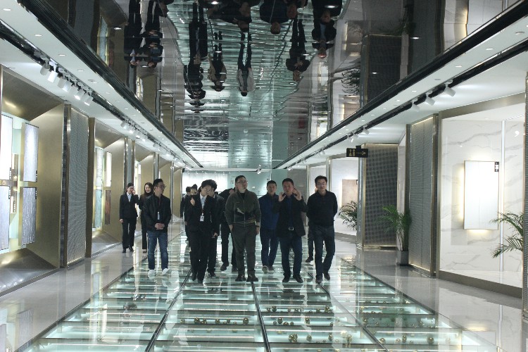 融創集團領導一行到金牌企業參觀考察，共謀合(圖6)