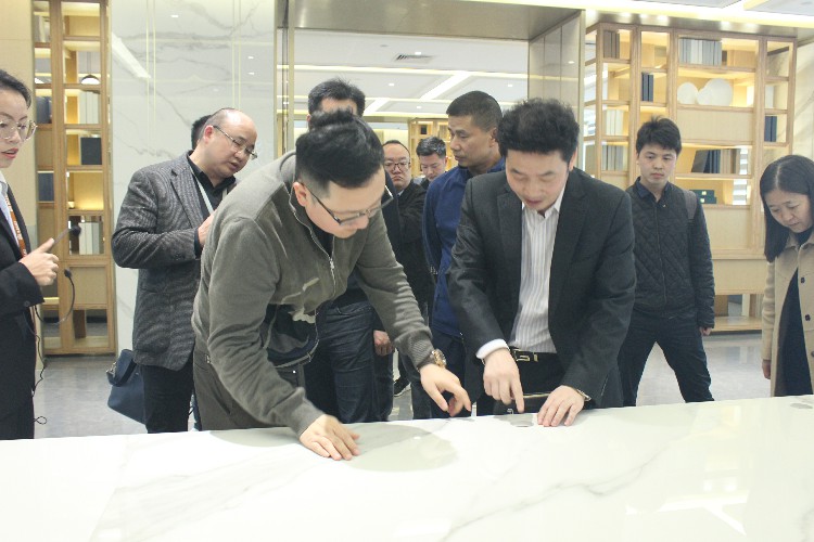 融創集團領導一行到金牌企業參觀考察，共謀合(圖9)