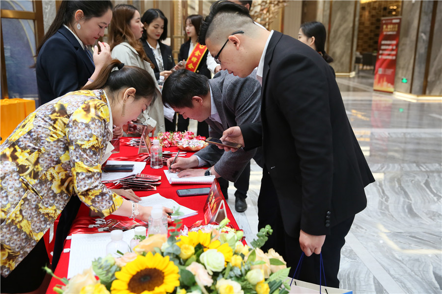 一口氣簽了8家戰略合作協議,金牌企業開啟雙贏(圖1) 一口氣簽了8家戰略合作協議,金牌企業開啟雙贏(圖1)