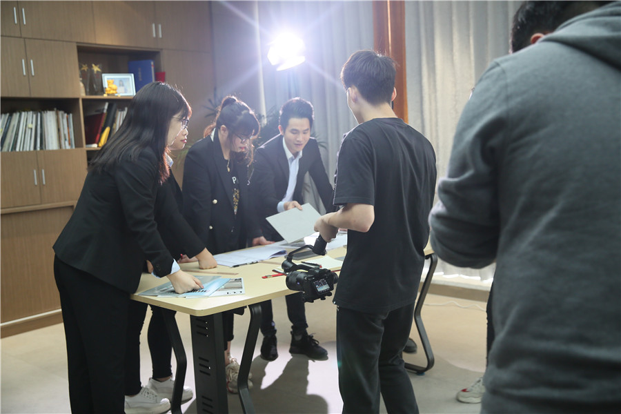 直擊德利豐品牌形象宣傳片拍攝現場,一大波片(圖3) 直擊德利豐品牌形象宣傳片拍攝現場,一大波片(圖3)