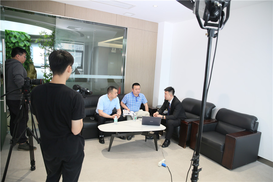 直擊德利豐品牌形象宣傳片拍攝現場,一大波片(圖4) 直擊德利豐品牌形象宣傳片拍攝現場,一大波片(圖4)