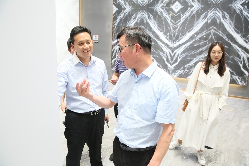 中建裝配設(shè)計(jì)院溫啟彬院長一行蒞臨金牌企業(yè),(圖6) 中建裝配設(shè)計(jì)院溫啟彬院長一行蒞臨金牌企業(yè),(圖6)