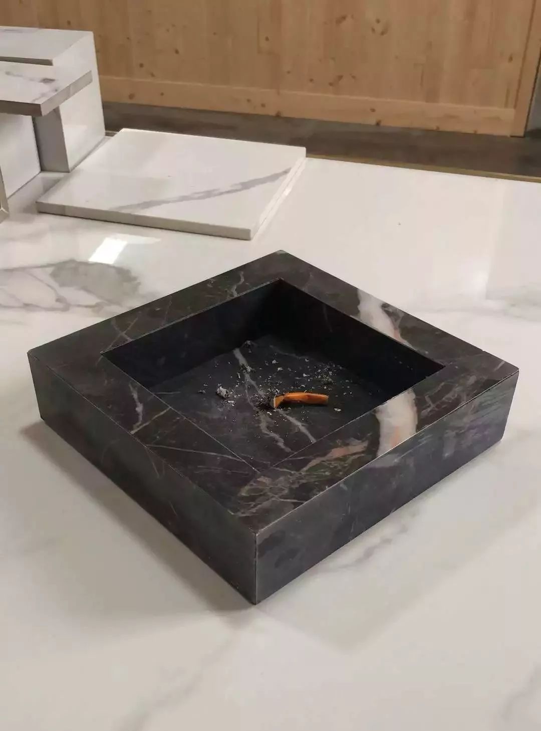 新材料、新趨勢,巖板的“高端定制”范從何而(圖18) 新材料、新趨勢,巖板的“高端定制”范從何而(圖18)