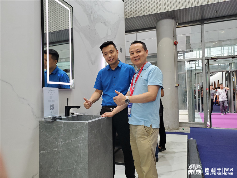 熱度持續(xù)飆升!行業(yè)協(xié)會(huì)領(lǐng)導(dǎo)對德利豐大巖板贊(圖5) 熱度持續(xù)飆升!行業(yè)協(xié)會(huì)領(lǐng)導(dǎo)對德利豐大巖板贊(圖5)