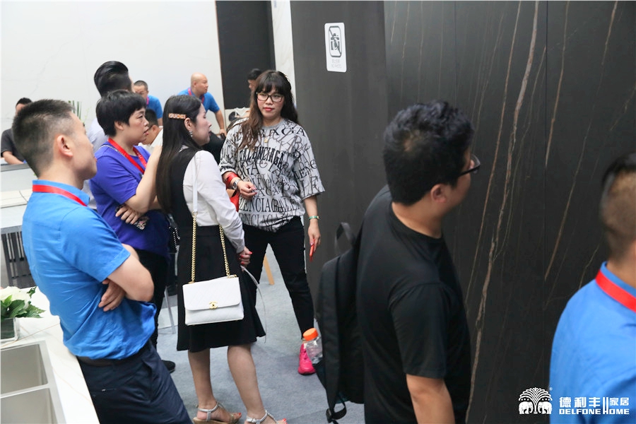 直擊廣州建博會——德利豐大巖板玩出新高度 開(圖9)