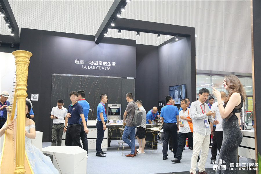 占據各大權威媒體頭條，德利豐家居又一次刷爆(圖2)