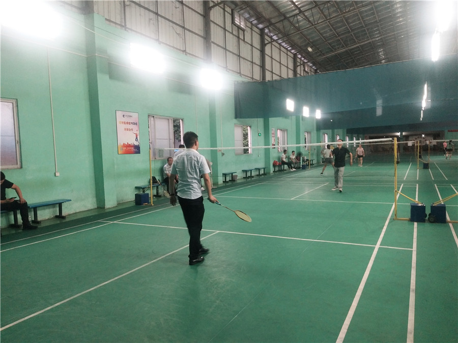 羽你同樂，誰與爭鋒——德利豐家居羽毛球友誼(圖3)