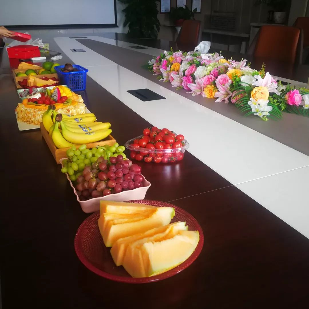 8月生日會—你是奮斗時光里,最美的贊歌(圖4) 8月生日會—你是奮斗時光里,最美的贊歌(圖4)