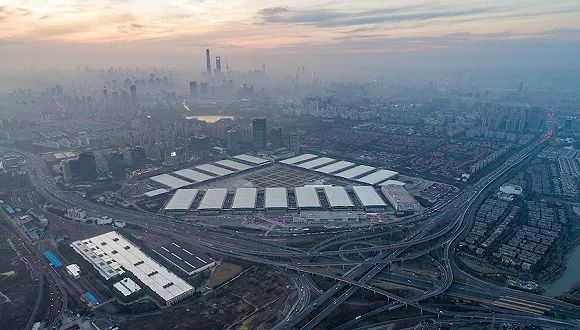 < NEWS >德利豐巖板新風潮卷席上海國際家具展覽會(圖1) < NEWS >德利豐巖板新風潮卷席上海國際家具展覽會(圖1)