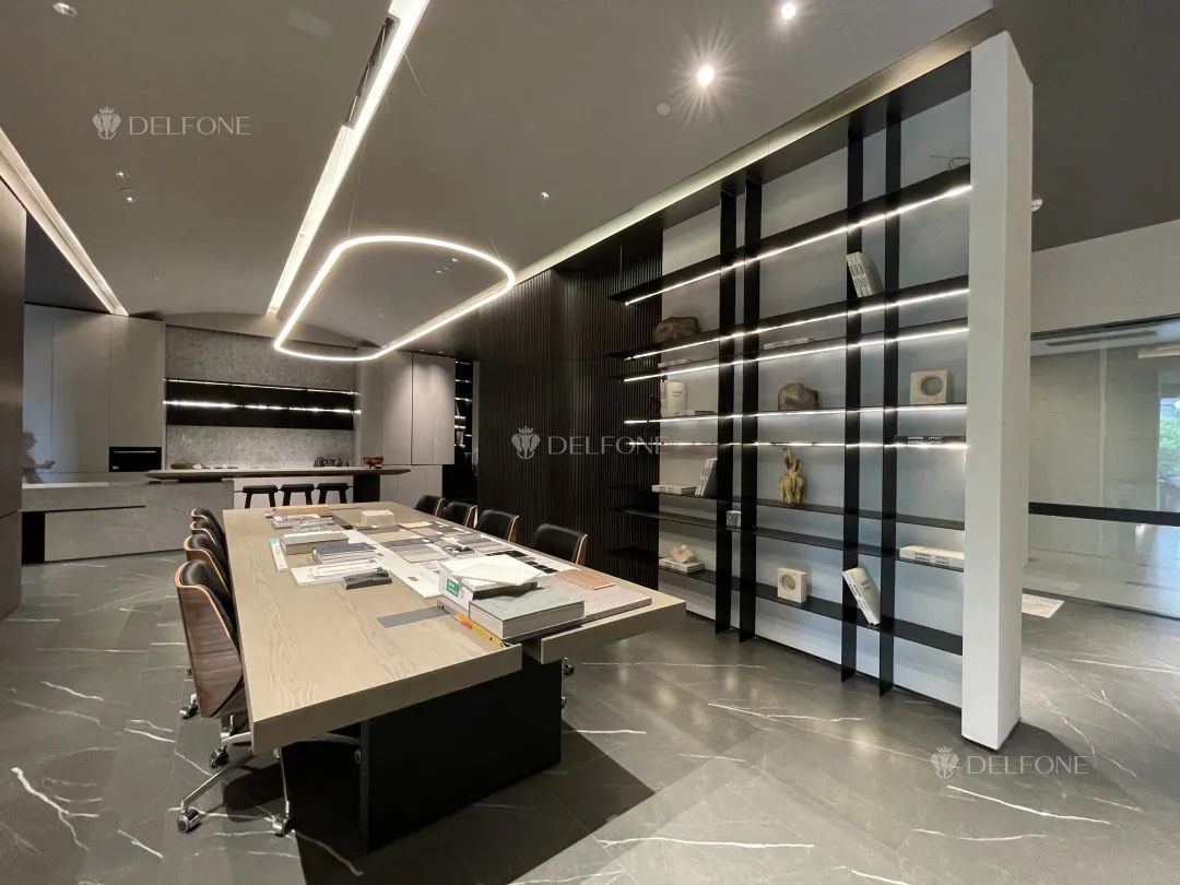 DELFONE案例分享 | 現(xiàn)代簡(jiǎn)約風(fēng) X 設(shè)計(jì)工作室,巖繹至美辦公環(huán)境(圖5) 圖片