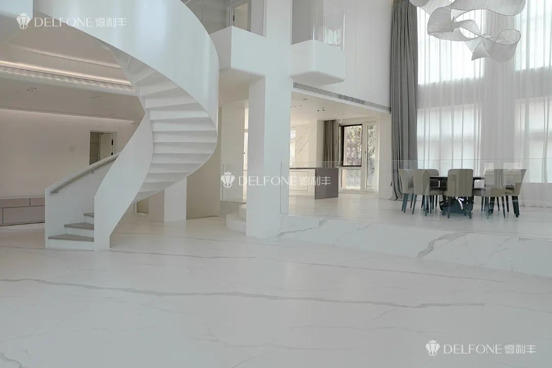 DELFONE實景案例 | 300㎡+極簡別墅,【阿爾卑斯香雪白】演繹不動聲色的高級感(圖5) 圖片