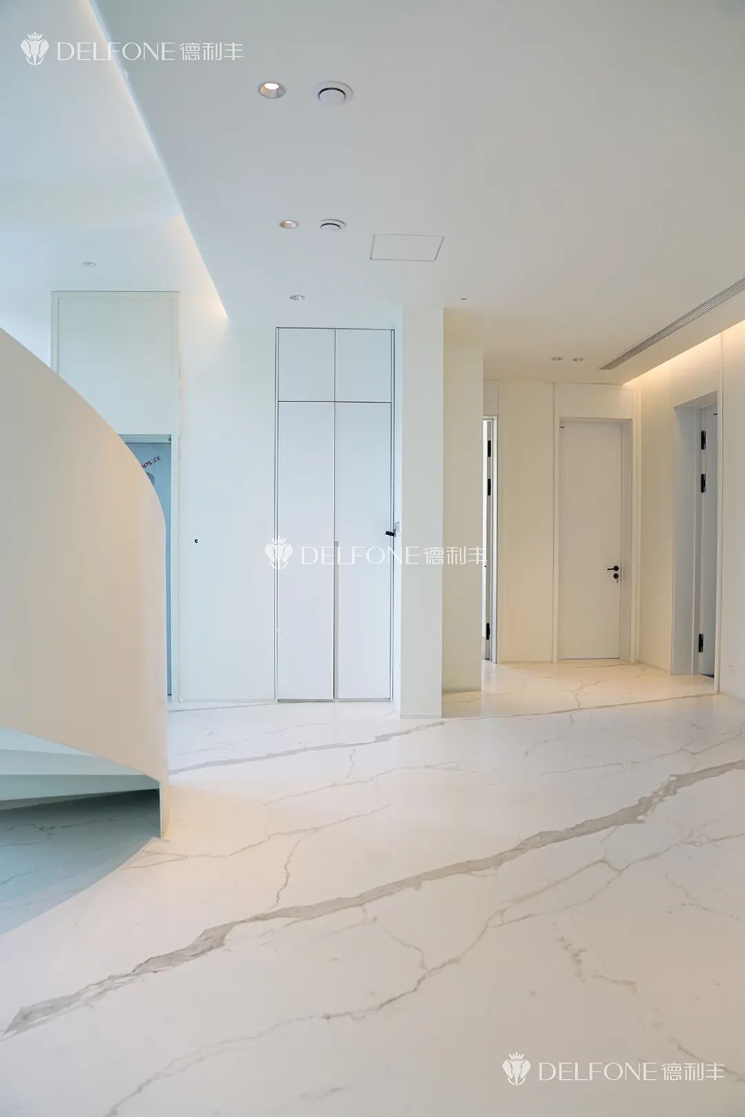 DELFONE實景案例 | 300㎡+極簡別墅,【阿爾卑斯香雪白】演繹不動聲色的高級感(圖8) 圖片