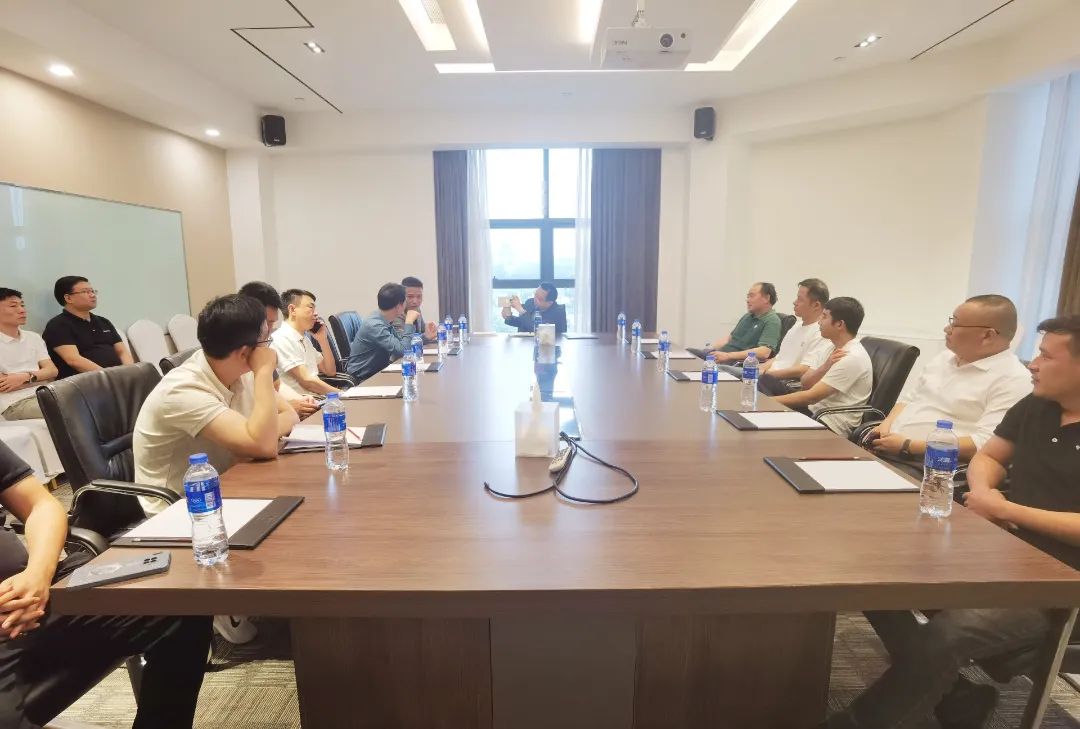 巖領大勢,榮耀同行 | 2024德利豐經銷商財富交流會·長沙站圓滿舉行(圖10) 巖領大勢,榮耀同行 | 2024德利豐經銷商財富交流會·長沙站圓滿舉行(圖10)