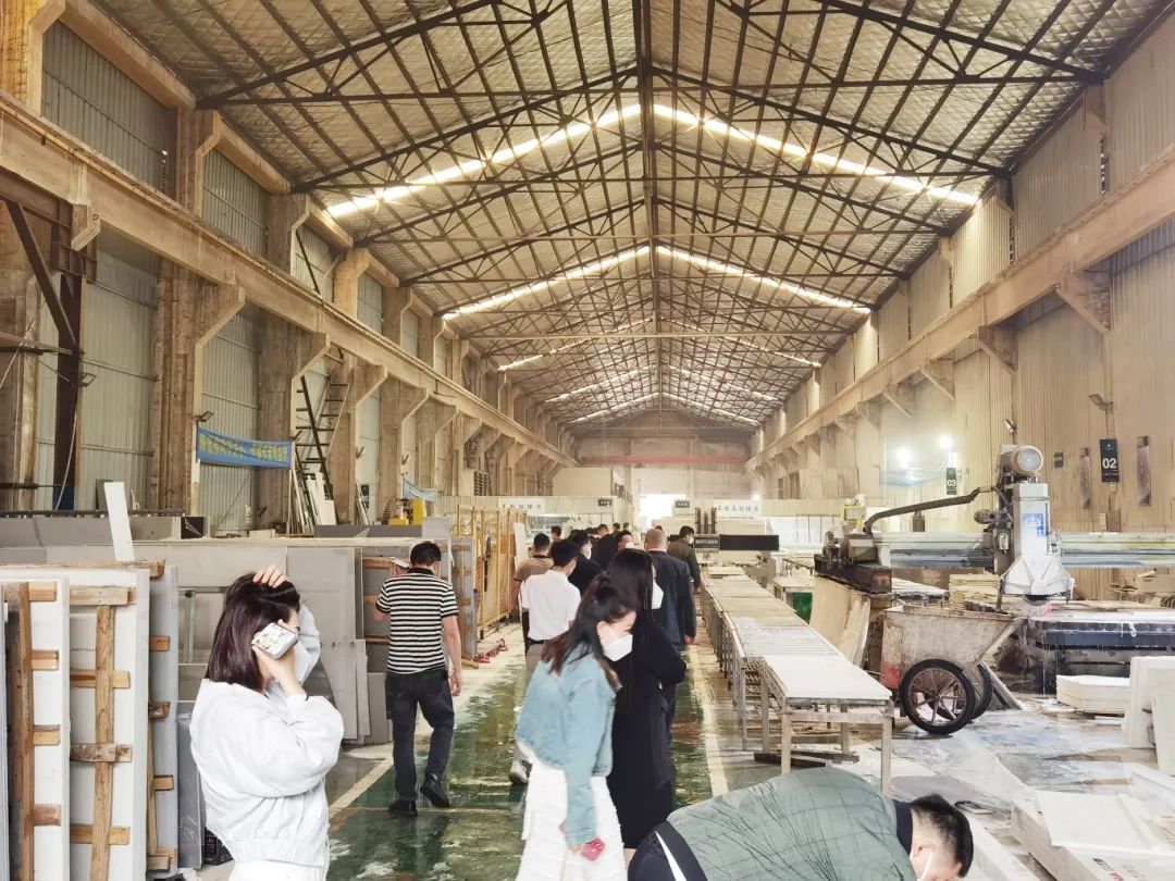 巖領大勢,榮耀同行 | 2024德利豐經銷商財富交流會·長沙站圓滿舉行(圖15) 巖領大勢,榮耀同行 | 2024德利豐經銷商財富交流會·長沙站圓滿舉行(圖15)