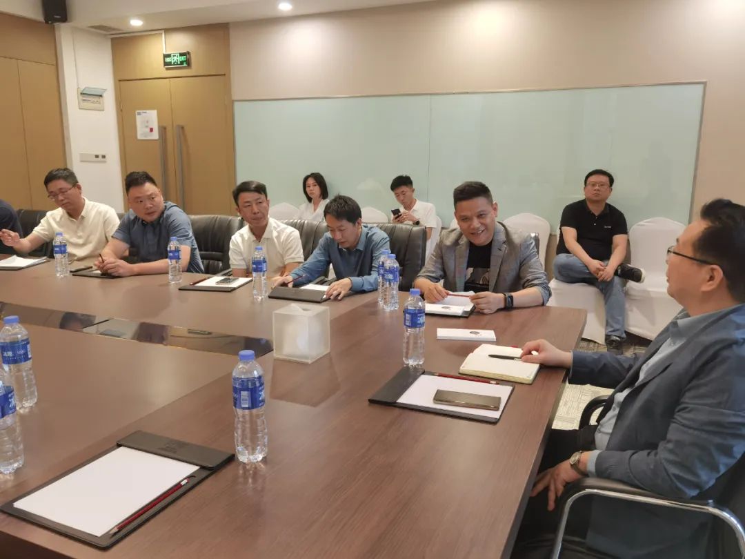 巖領大勢,榮耀同行 | 2024德利豐經銷商財富交流會·長沙站圓滿舉行(圖13) 巖領大勢,榮耀同行 | 2024德利豐經銷商財富交流會·長沙站圓滿舉行(圖13)