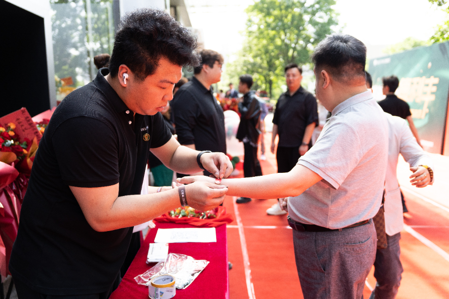 德利豐寧波旗艦店盛大開業 | 以設計之名,巖造家居美學(圖7) 德利豐寧波旗艦店盛大開業 | 以設計之名,巖造家居美學(圖7)